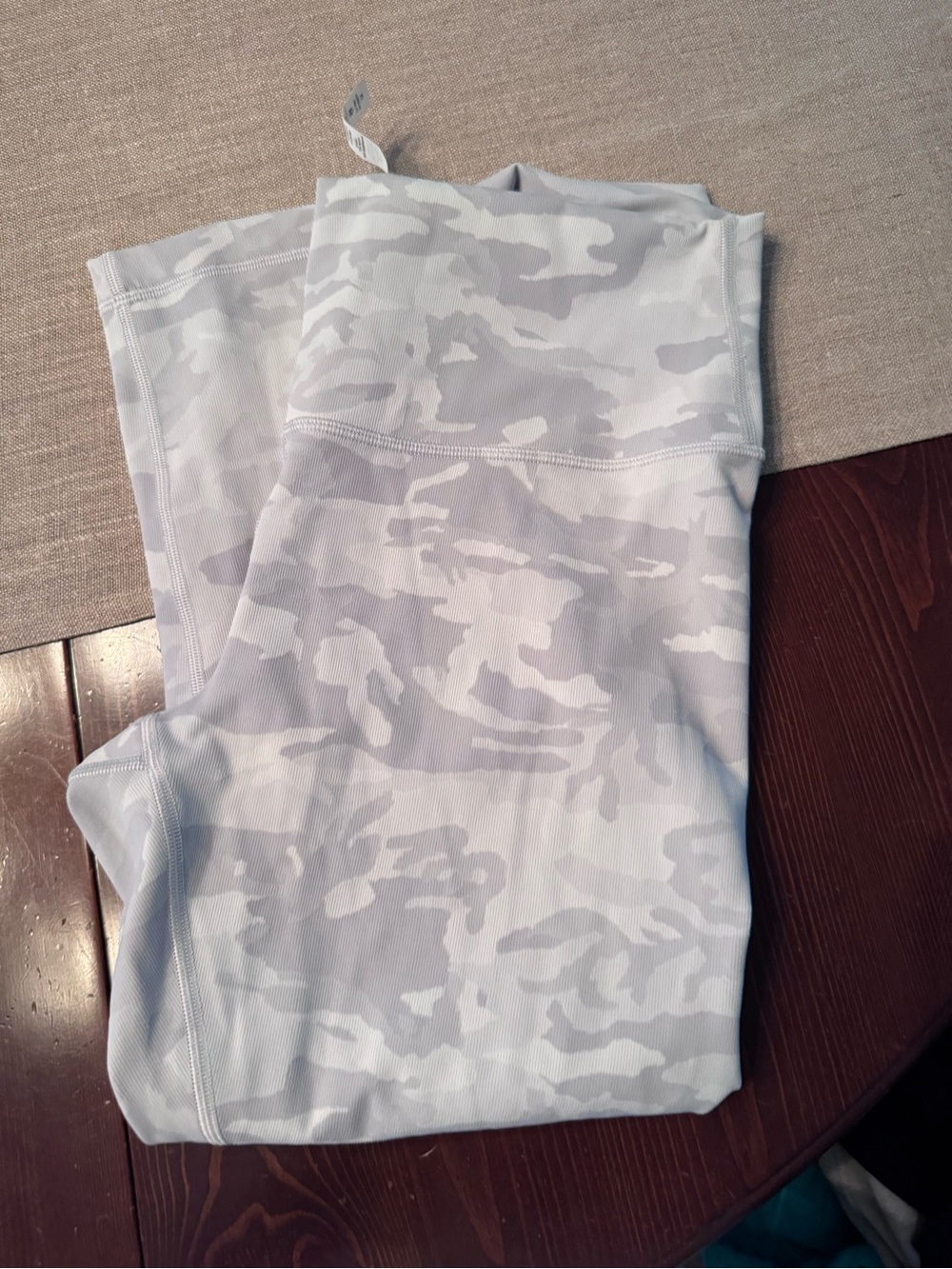 Lululemon wunder under high rise leggings size 10
camo jacquard alpine starlight